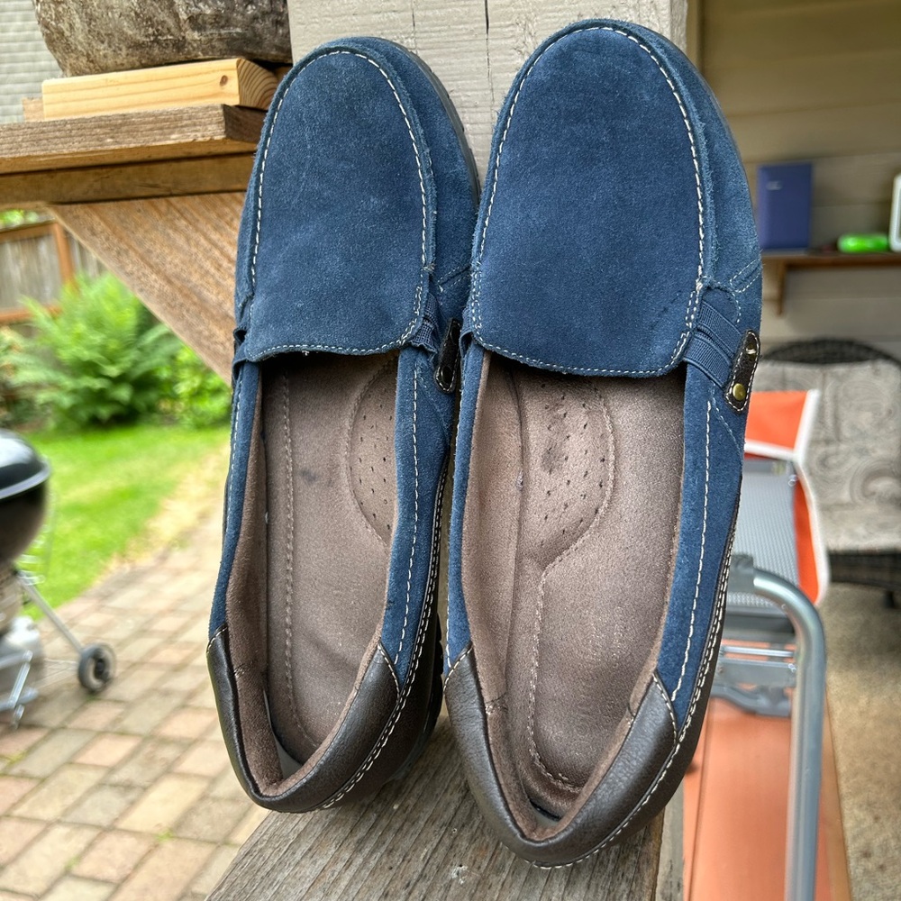 Natural Soul loafers blue suede leather trim good arch support Sz 9